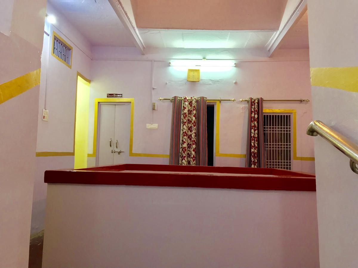 โกลเดน ลอดจ์ Villa พาราณสี ภายนอก รูปภาพ